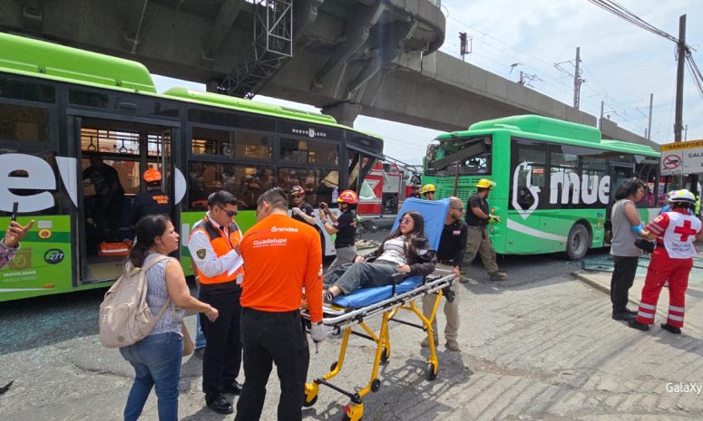 Deja 14 heridos choque de 3 camiones urbanos en Guadalupe