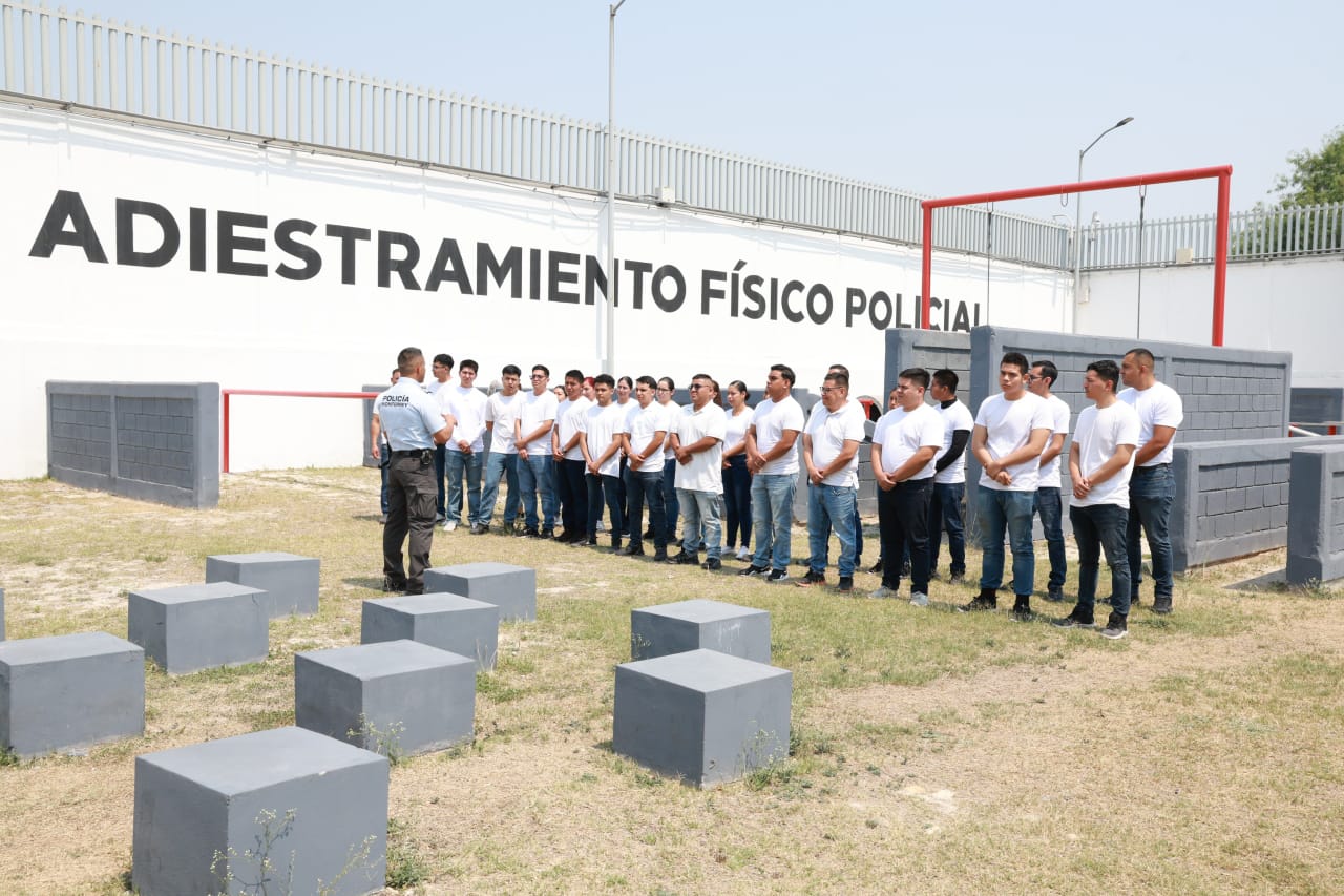Ingresan 35 cadetes a la Academia de Policía de Monterrey - Quadratín ...