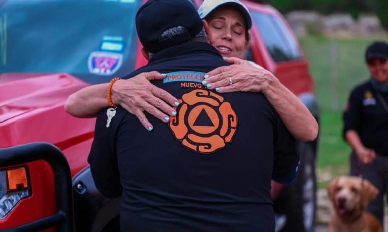Agradecen Texanos labores de Protección Civil con muestras de cariño