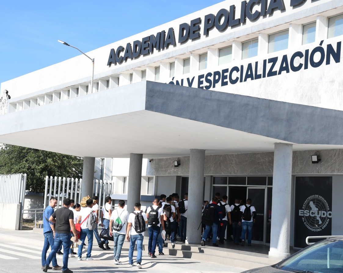 Se integran 57 nuevos cadetes a la Academia de Policía de Monterrey ...