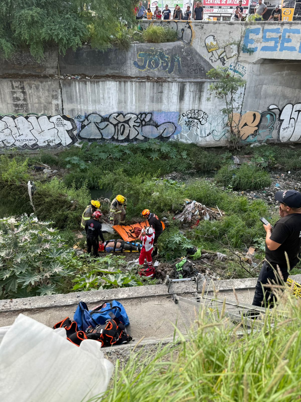 Resulta hombre lesionado tras caer de 4 metros en San Bernabé ...