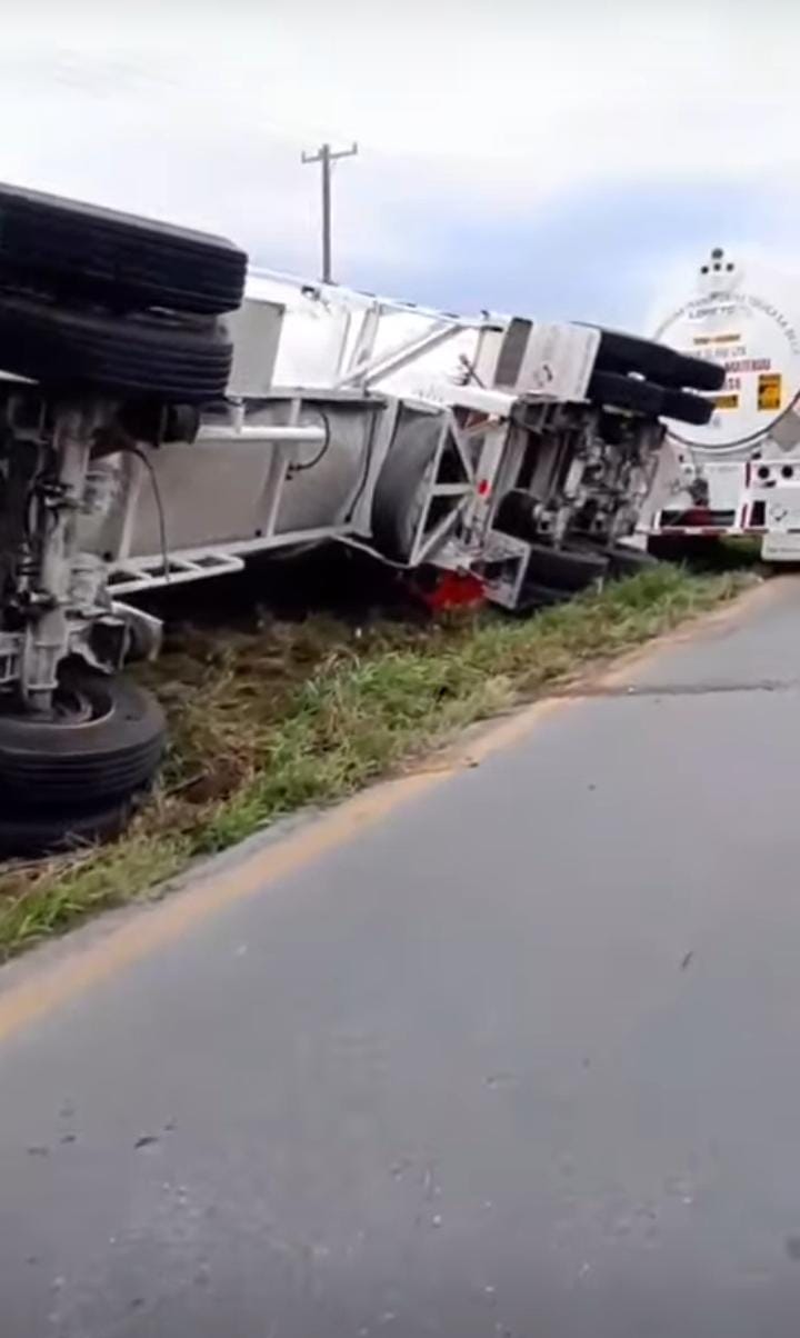 Volcadura de pipa provoca cierre total de carretera Linares-Hualahuises ...