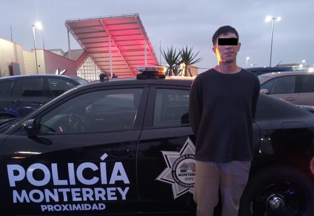 Detienen a joven por robo en tienda departamental de Monterrey ...