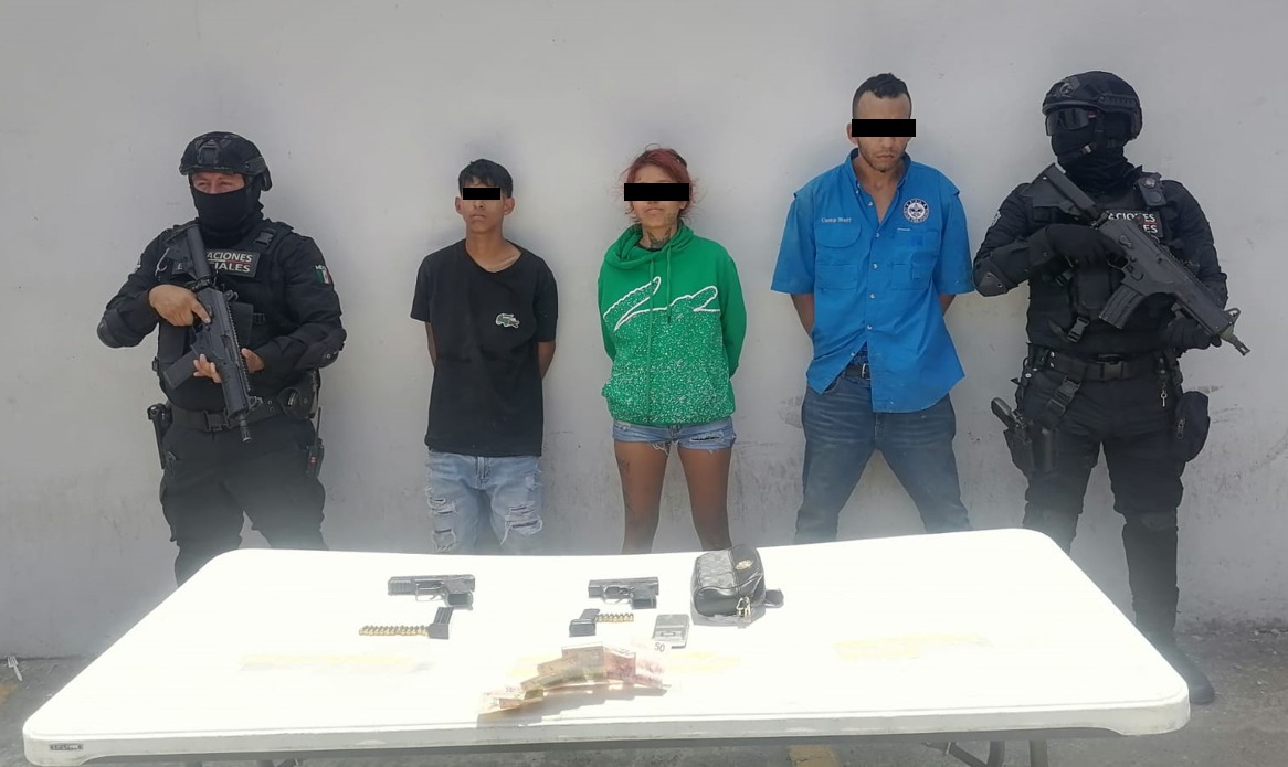 Detienen a 3 con armas y droga tras persecución en Monterrey