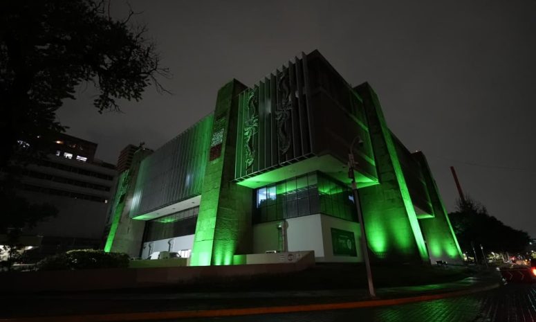 Iluminan de verde el Palacio Municipal de Monterrey por el Día Mundial de la Parálisis Cerebral