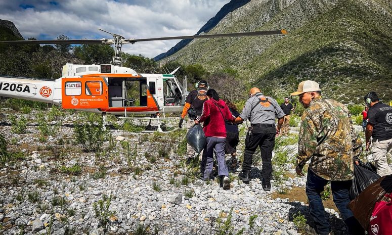 Evacúan a 8 personas incomunicadas por lluvias en comunidades de Santa Catarina