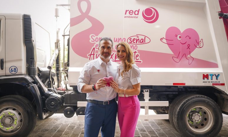 Van camiones recolectores rosas por Monterrey contra el cáncer de mama
