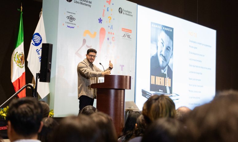 Presenta Samuel García libro sobre sus 5 años de gestión en la FIL Monterrey