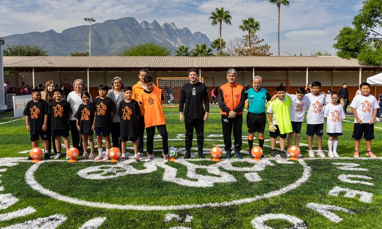 Entrega Samuel García cancha polideportiva y suma 651 en Nuevo León