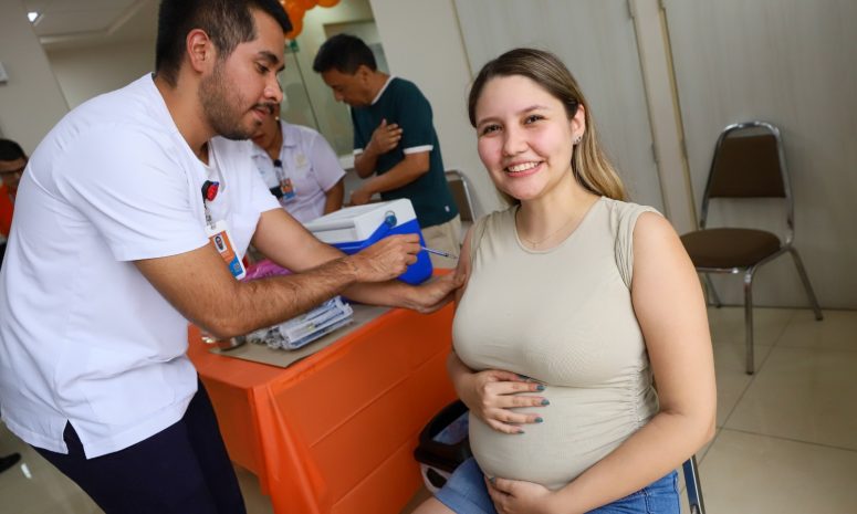 Aplica NL más de 114,000 vacunas contra la influenza; reportan 5 casos